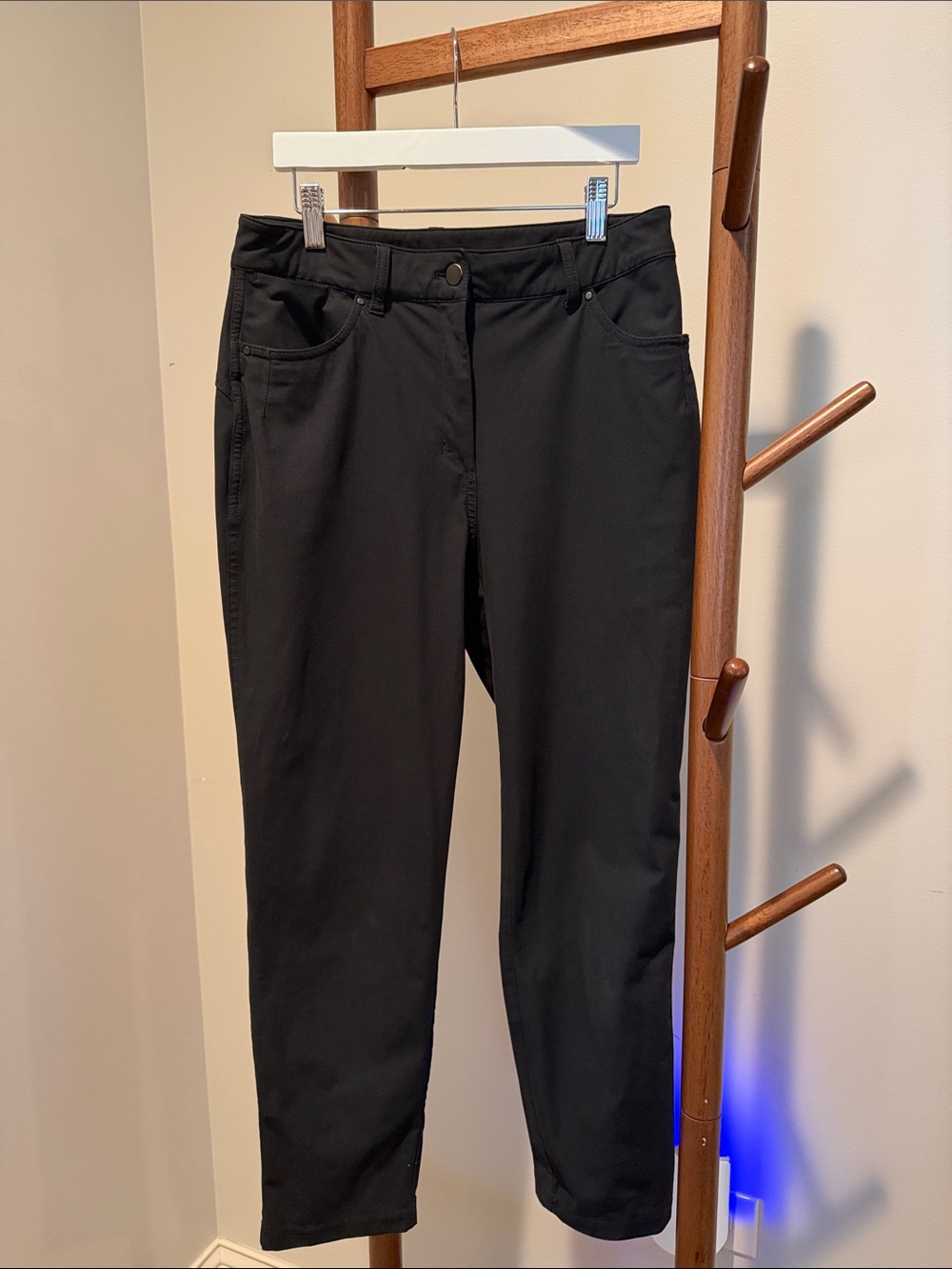 lululemon Women's Black Straight-Leg Pant - size 6